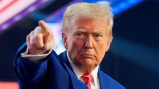 Trump Halts Iran Strikes, Teases Weekend Peace Deal