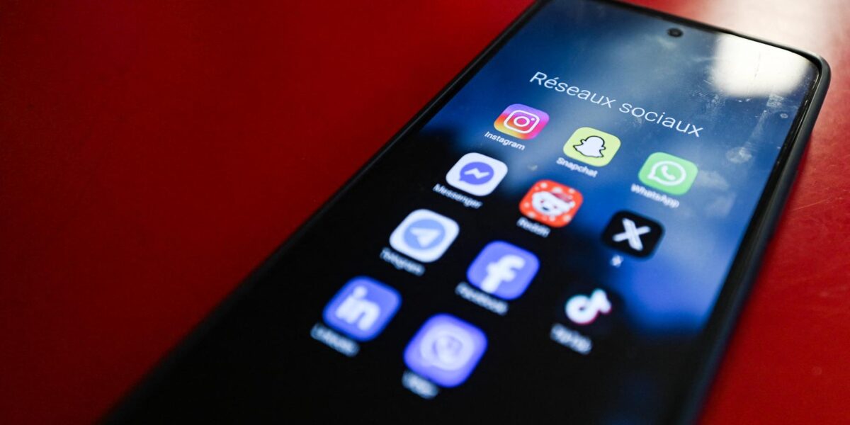 France Bans Social Media for Under 15s From Sept 1
