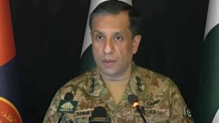 Pakistan Army Chief Briefs Students on Security Threats