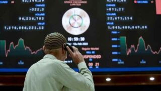 Pakistan Stocks Rebound Over 800 Points in Early Trade