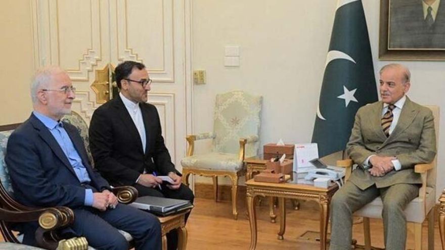 Pakistan PM Urges Gulf Restraint in Talks with Iran