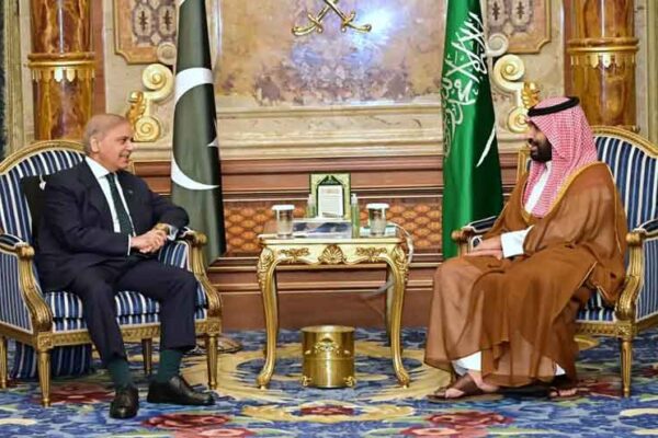 پاکستان اور سعودی عرب کا بحیرہ احمر میں حوثی حملوں کے بعد بحری تجارت کے تحفظ کا عزم