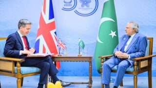 Pakistan, UK Vow Stronger Ties at Manila ASEAN Forum