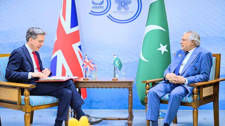 Pakistan, UK Vow Stronger Ties at Manila ASEAN Forum