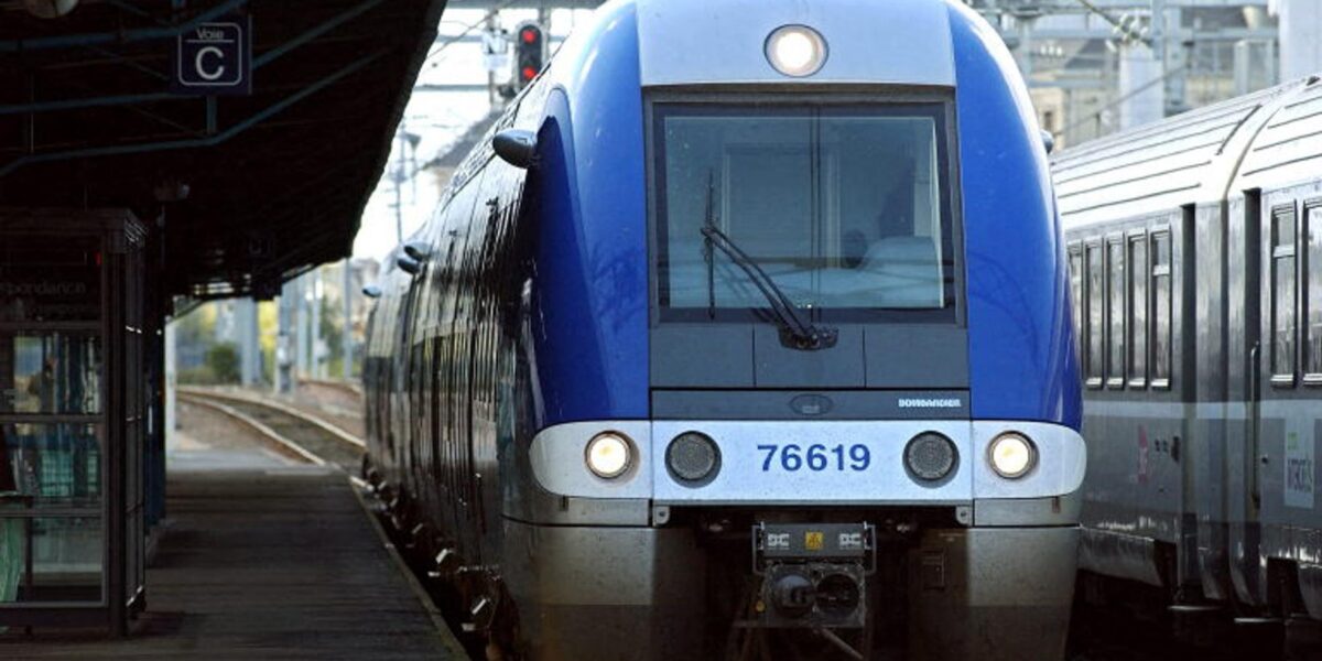 SNCF Strike Disrupts August Holiday Travel to Normandy