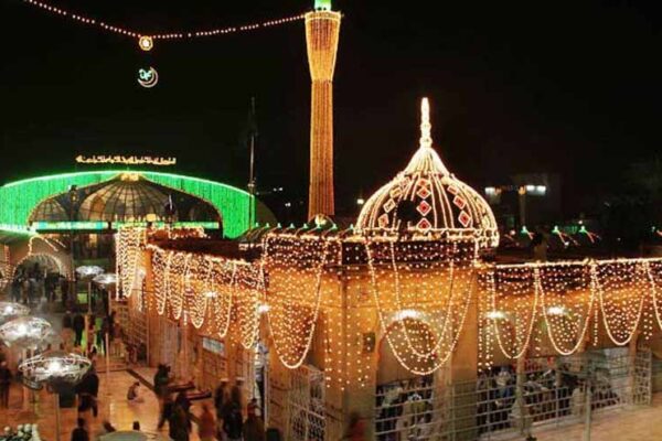 داتا گنج بخش کا 983واں عرس لاہور میں شروع، سخت سکیورٹی میں ہزاروں زائرین کی آمد