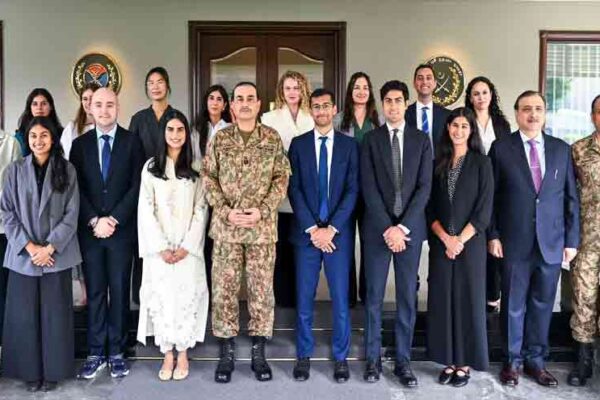 آرمی چیف عاصم منیر کی ہارورڈ یونیورسٹی کے طلبہ سے ملاقات، علاقائی سلامتی اور امن پر گفتگو