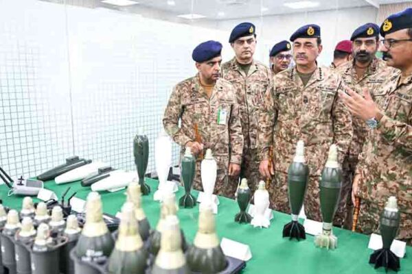 فیلڈ مارشل عاصم منیر کا واہ کینٹ میں پاکستان آرڈیننس فیکٹریز کا دورہ، دفاعی پیداوار اور برآمدات کا جائزہ