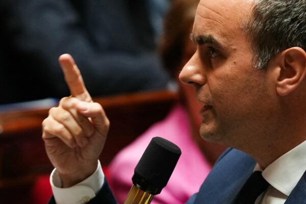 فرانس میں بجٹ 2027 کا بحران: خصوصی قانون اگلے صدر کے لیے سنگین خطرہ بن سکتا ہے