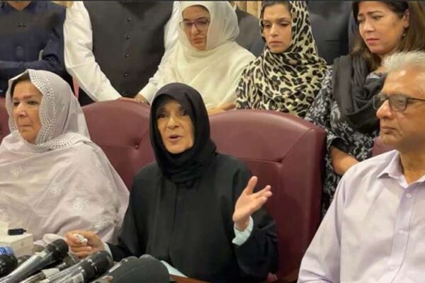 عمران خان مکمل صحت مند اور توانا ہیں، ڈاکٹر عظمیٰ خان کا اعلان