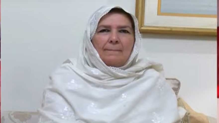 Imran Khan's Sister Noreen Niazi Meets Him in Jail