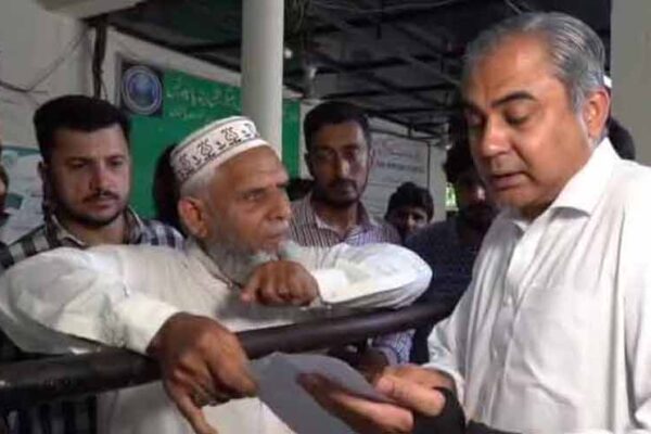 لاہور پاسپورٹ آفس میں بے ضابطگیاں، محسن نقوی برہم، افسران عہدوں سے ہٹا دیے گئے