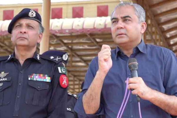 وزیر داخلہ محسن نقوی نے چارسدہ میں اینٹی رائٹ ونگ کی تربیت کا جائزہ لیا، قانون کے مطابق سختی سے نمٹنے کا عزم