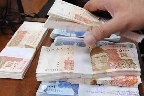 وفاقی قرضوں میں 28 ماہ میں 18 ہزار 832 ارب روپے کا ریکارڈ اضافہ