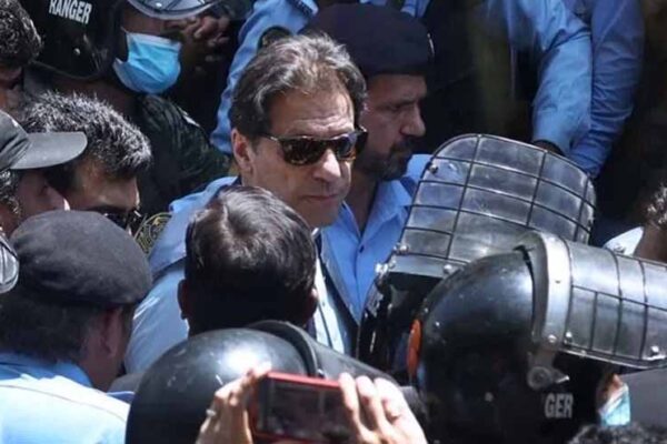 حکومت کا عمران خان کی جیل میں مبینہ تنہائی اور طبی سہولتوں سے محرومی کے غیر ملکی میڈیا کے دعوؤں کو مسترد