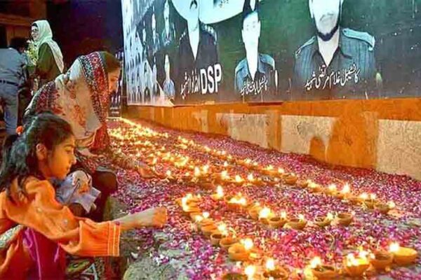 یوم شہدائے پولیس: صدر زرداری کا وطن کی خاطر جان قربان کرنے والے بہادر سپوتوں کو شاندار خراج عقیدت