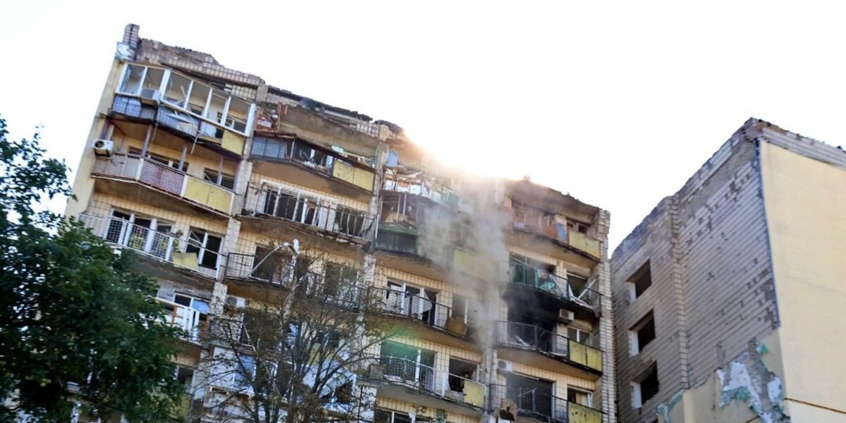 Russian Strikes Kill 2 in Ukraine, Kyiv Hit Overnight