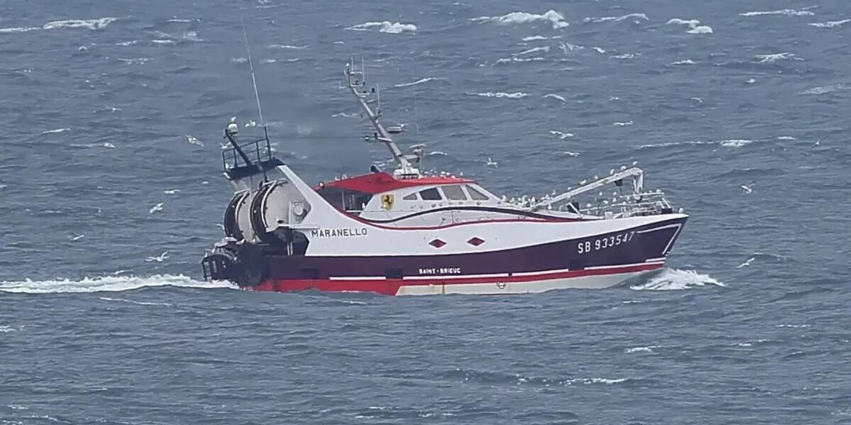 Bodies of Two Breton Fishermen Recovered After Trawler Sinking