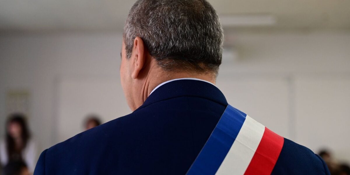 Concarneau Mayor Defies Calls to Resign After Rape Indictment