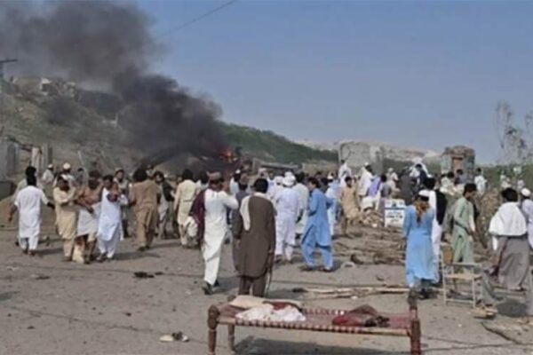 ڈی آئی خان خودکش حملہ: 13 افراد شہید، سی ٹی ڈی نے مقدمہ درج کر لیا