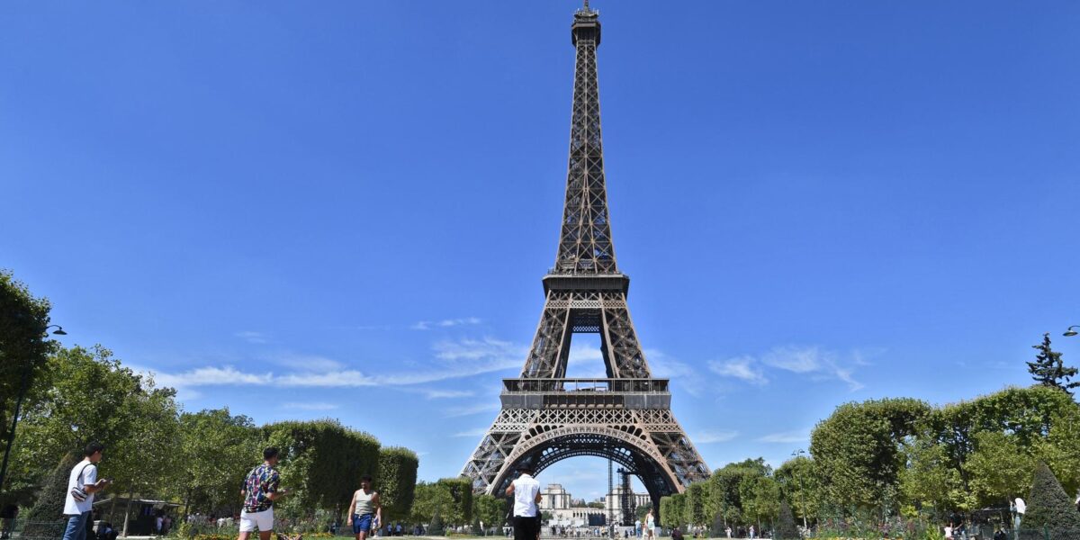 Eiffel Tower Reopens After Women-Exclusion Strike