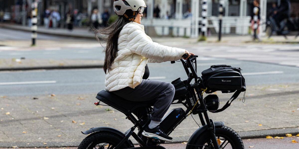 Fatbikes Gain Popularity in French Cities Amid Safety Concerns