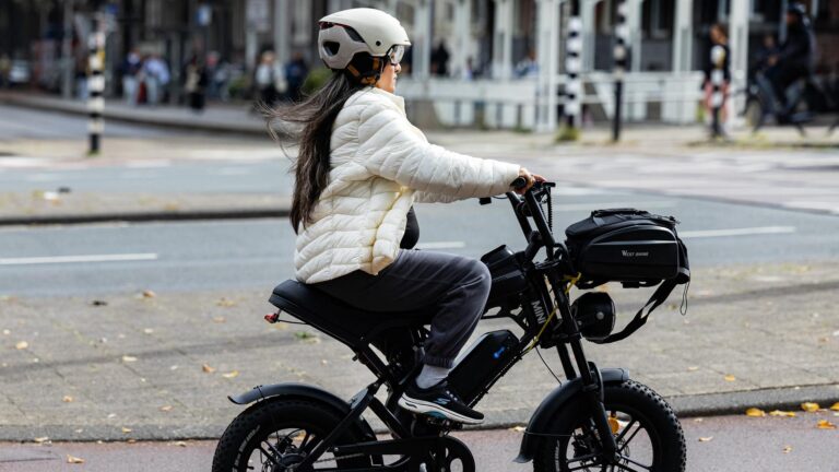 Fatbikes Gain Popularity in French Cities Amid Safety Concerns