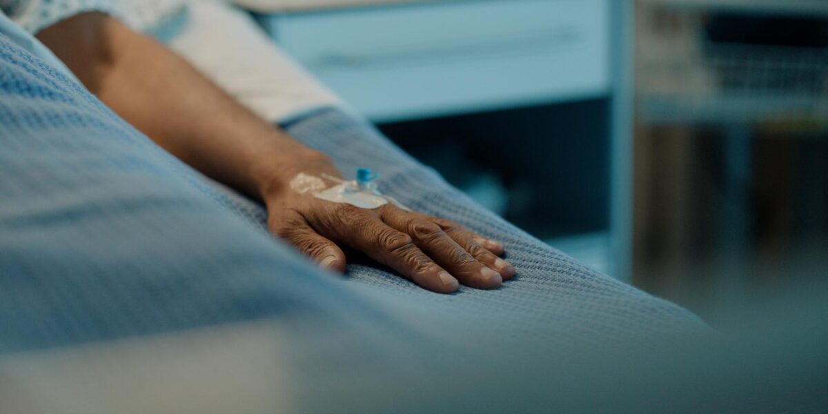 France's Assisted Dying Law Stalls as Key Decrees Remain Unpublished