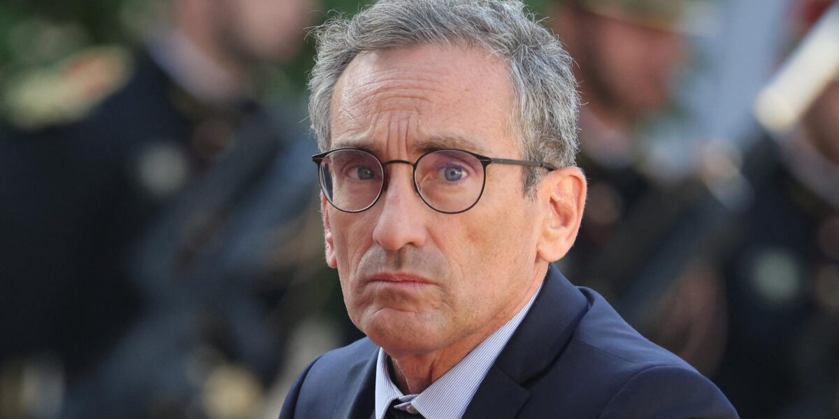 France Apologizes to US Over Controversial Tweet