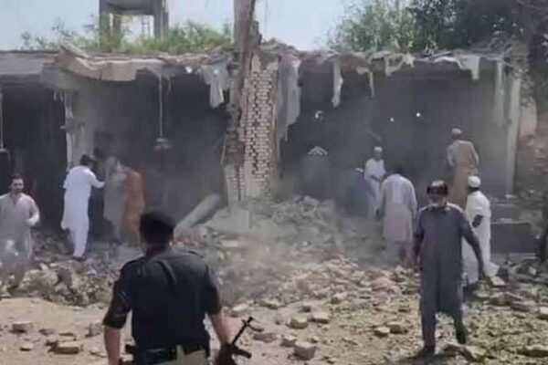 کوہاٹ پولیس لائنز پر خودکش حملہ: 16 افراد شہید، سات دہشت گرد ہلاک