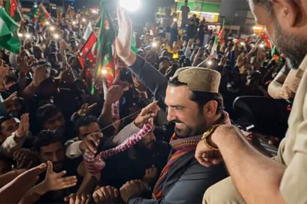 میرپورخاص پی ٹی آئی کا مضبوط گڑھ ہے، سہیل افridی کا ملک بچانے کے لیے لانگ مارچ میں شرکت کی اپیل