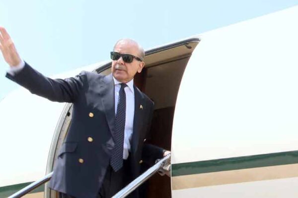 وزیراعظم شہباز شریف امریکہ کے دورے کے بعد لندن پہنچ گئے، دو روزہ قیام کے دوران طبی معائنہ کروائیں گے