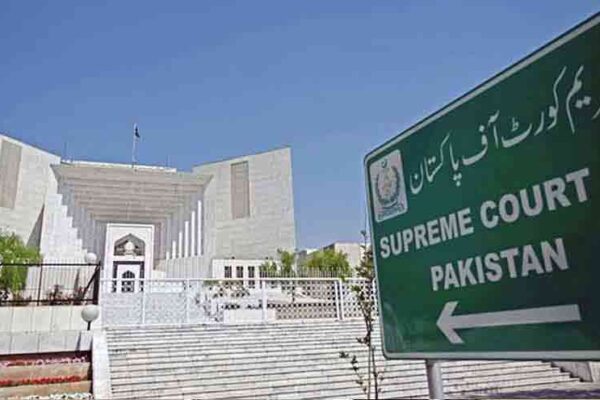 عمران خان کی ہسپتال منتقلی کیس: سپریم کورٹ نے ایف سی سی کے دائرہ اختیار پر اٹارنی جنرل سے معاونت طلب کر لی