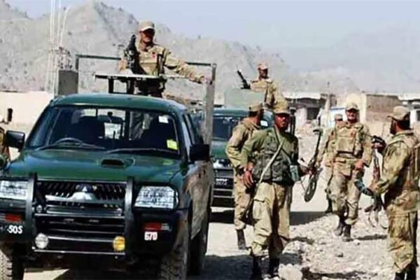 خیبر پختونخوا میں سیکیورٹی فورسز کی کارروائیاں، 10 دہشت گرد ہلاک، 6 جوان شہید