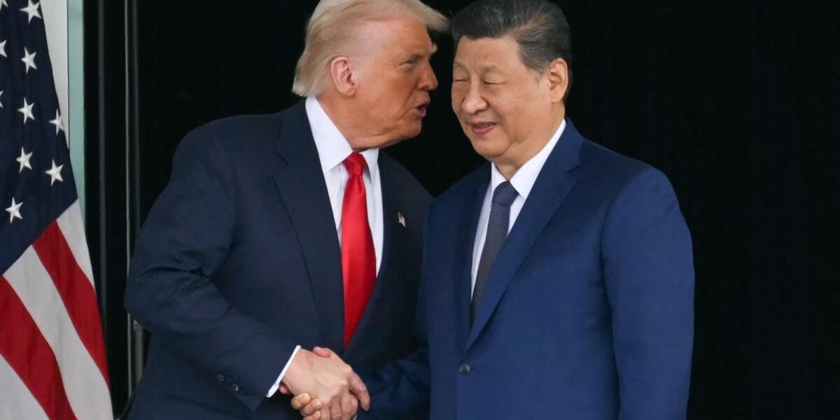 US Ambassador Claims Trump Offered to Sell Weapons to China, White House Denies