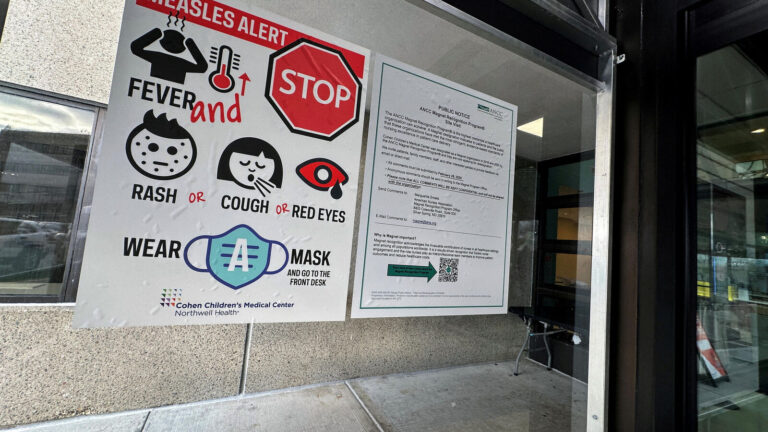 Measles Deaths in US Spark Political Firestorm