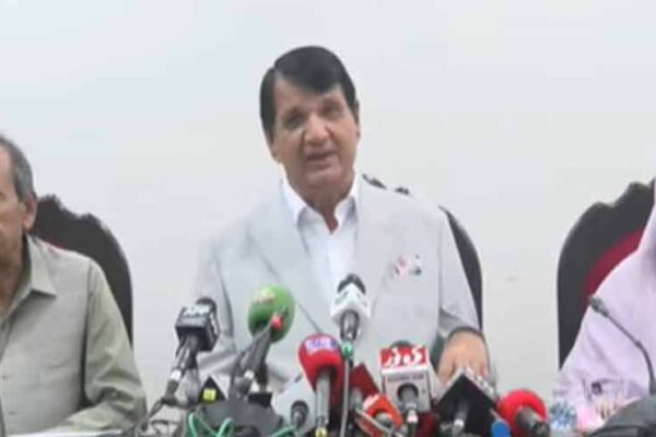 امیر مقام کا کے پی حکومت پر سخت تنقید، گورنر راج کو سیاسی طور پر نامناسب قرار دے دیا