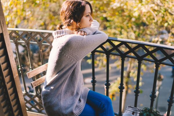 خزاں میں سستی اور تھکن کیوں؟ جانیے وجوہات اور ماہرین کے آسان حل