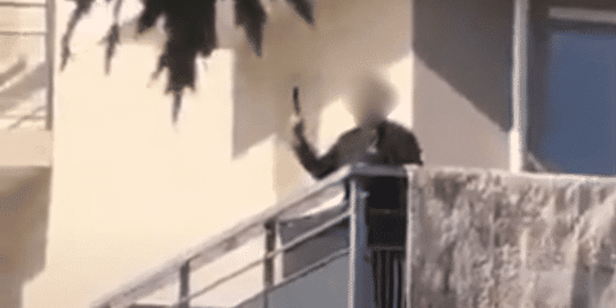 Caen Woman Brandishes Fake Weapon at Protesting Students, Promptly Surrenders to Police
