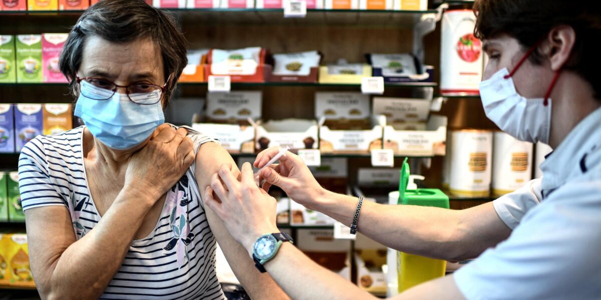 France Kicks Off Dual Flu and Covid-19 Vaccination Campaigns