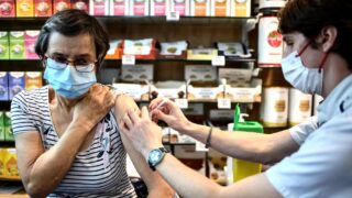 France Kicks Off Dual Flu and Covid-19 Vaccination Campaigns