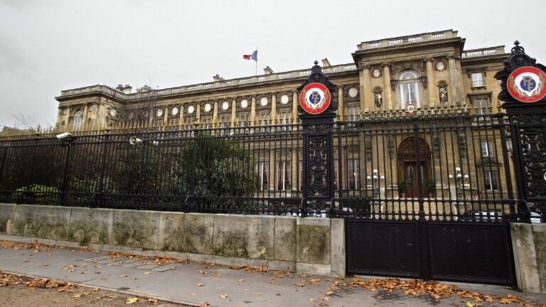 France Breaks Diplomatic Taboo with Taliban Talks on Migrant Returns