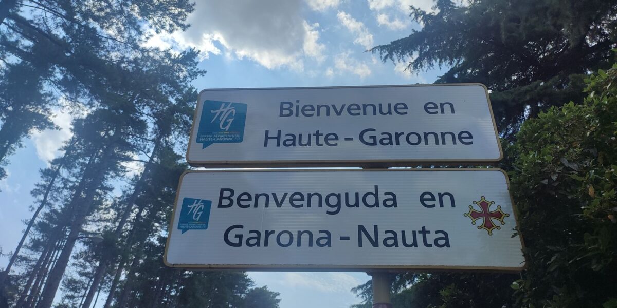 French MPs File Constitutional Bill to Shield Regional Languages