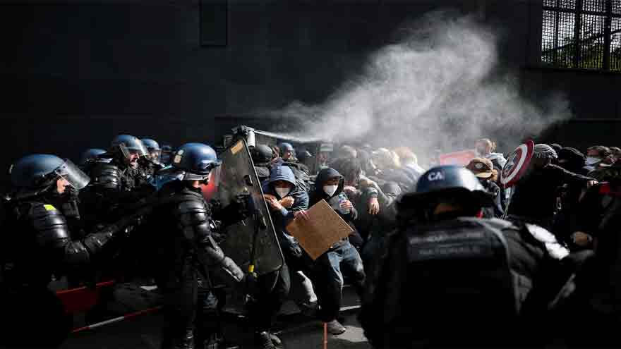 French Students Protest Poor School Conditions as Unrest Spreads Nationwide