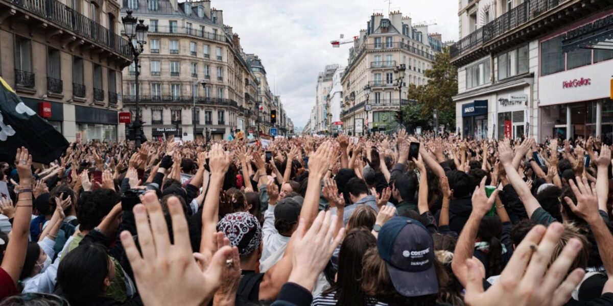French Students Flood Government Survey With Demands for Better Schools