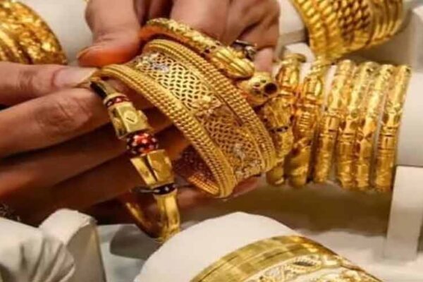پاکستان میں سونے کی قیمت میں زبردست اضافہ، فی تولہ 437,536 روپے تک پہنچ گئی