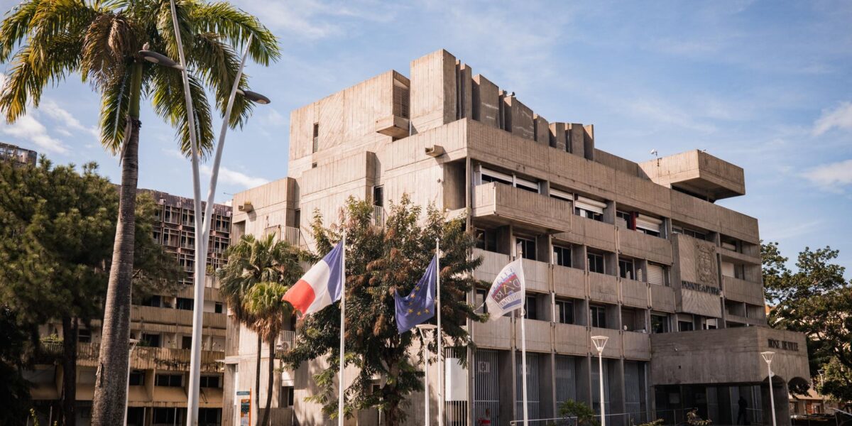 Guadeloupe Imposes Curfew on Minors After Night of Rioting and Looting
