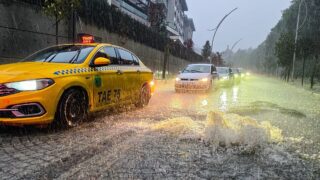 Istanbul Floods Kill Two as Record Rainfall Paralyzes Turkey's Largest City