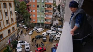 Deadly Floods Strike Istanbul as Record Rainfall Turns Streets into Rivers