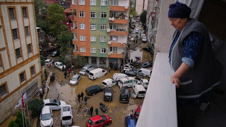 Deadly Floods Strike Istanbul as Record Rainfall Turns Streets into Rivers